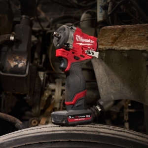 Аккумуляторный гайковёрт Milwaukee M12 FCIWF12G3-502X