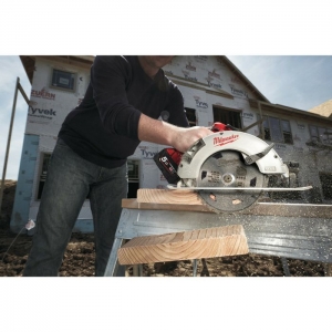 Аккумуляторная циркулярная пила Milwaukee M18 BLCS66-502X